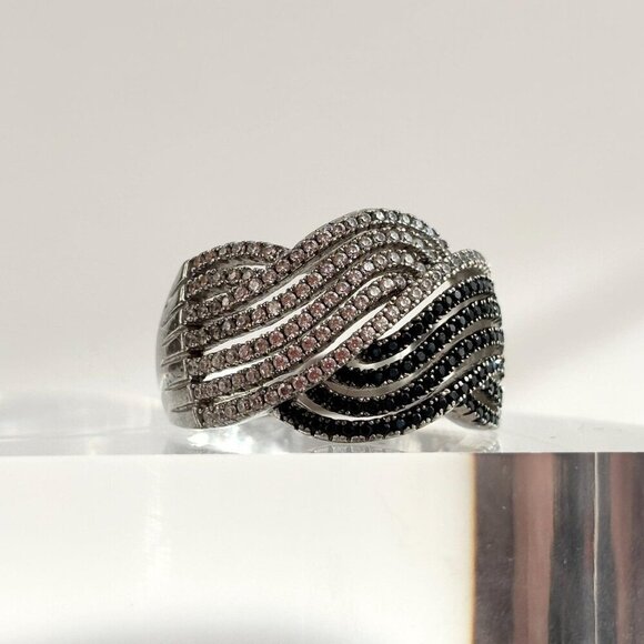 Vintage Jewelry - Black & Clear Round Cut Spinel Multi Gemstone Vintage Wavy Braided Ring - sz 9.5